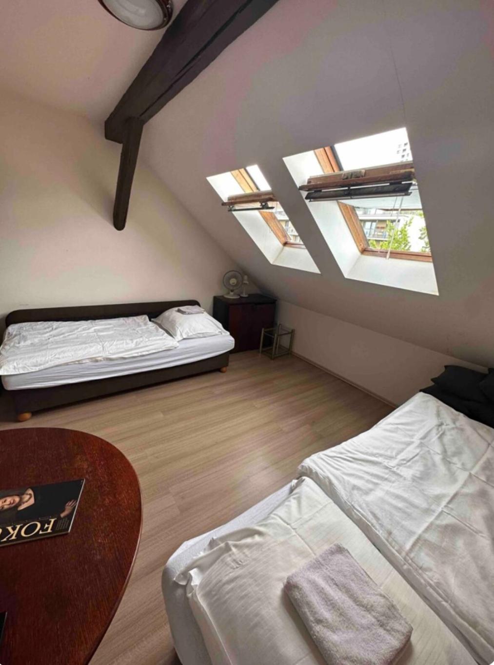 Private Apartment Near The Centre บราติสลาวา ภายนอก รูปภาพ
